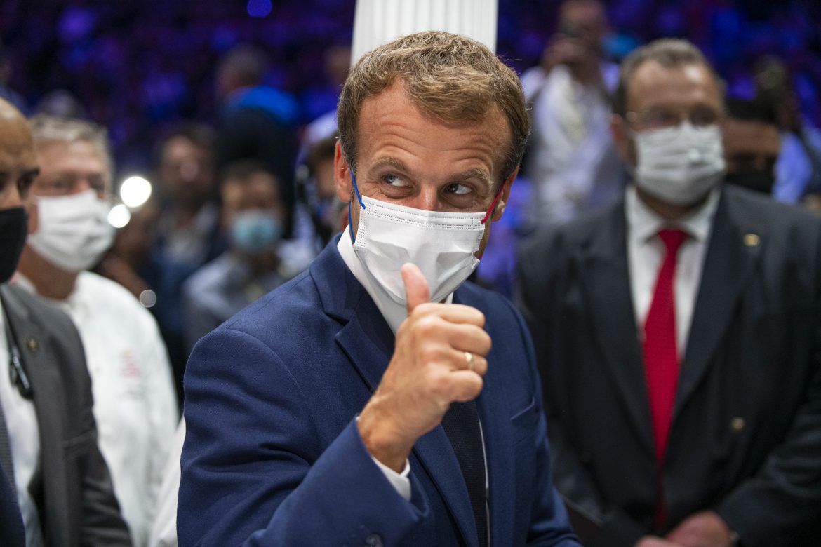 YO ? Sirha 2021 : Emmanuel Macron annonce la défiscalisation des pourboires versés par carte bleue « dans les prochains mois »