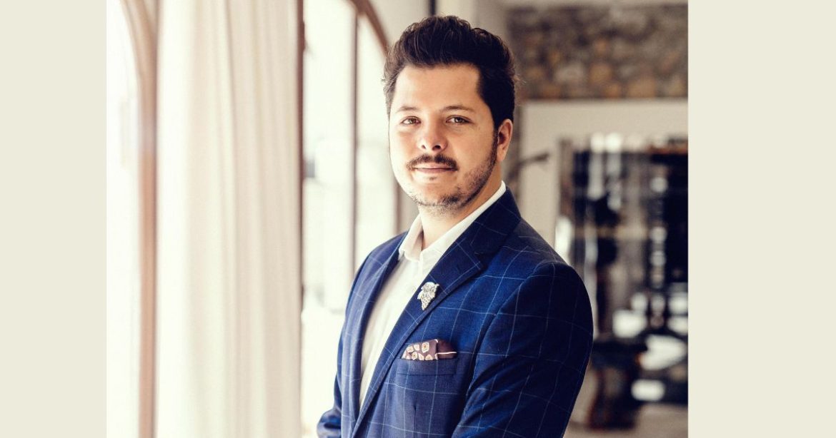 YO ? Pierre-Alexis Mengual (Groupe Gérard Bertrand) : « Notre métier est de plus en plus valorisé. Il y a aujourd’hui des sommeliers stars en France et à l’international, c’est top ! »