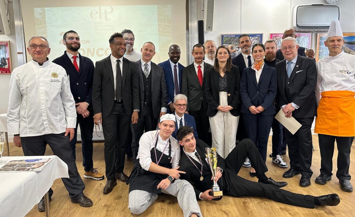 YO ? Le lycée Jean Drouant gagne la deuxième édition du « Concours des étoiles du service de Paris »