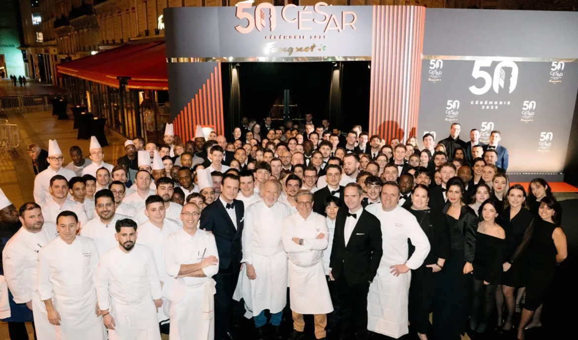YO ? Des jeunes en formation au service du dîner de gala de la 50ème cérémonie des César
