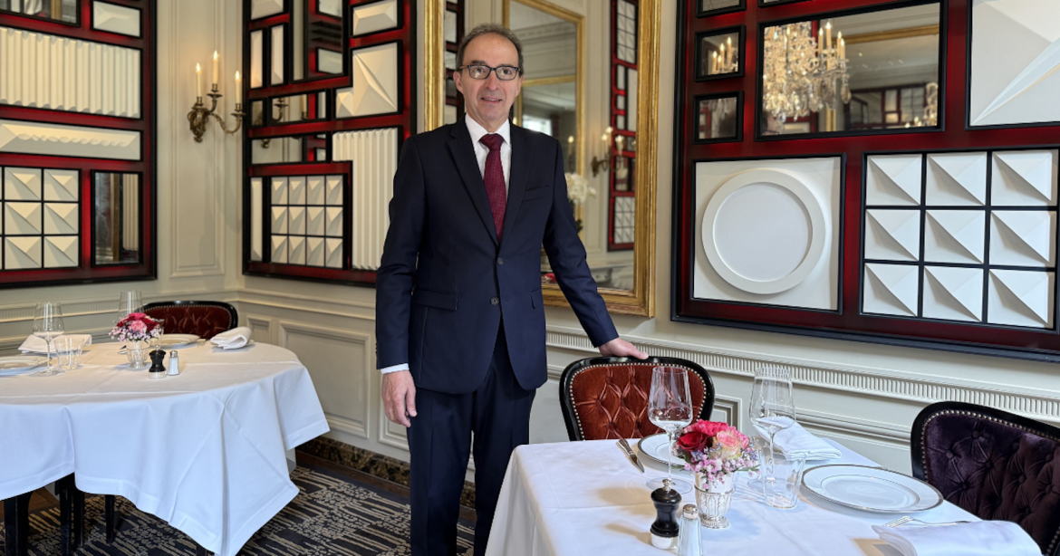 YO ? Pascal Vetaux (L&rsquo;Ambroisie, Paris) : « Le vrai service, ce n’est pas la répétition. C’est la capacité à s’adapter à chaque client, à chaque table, à chaque instant »